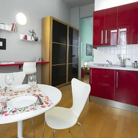 Red Flat Bolonia